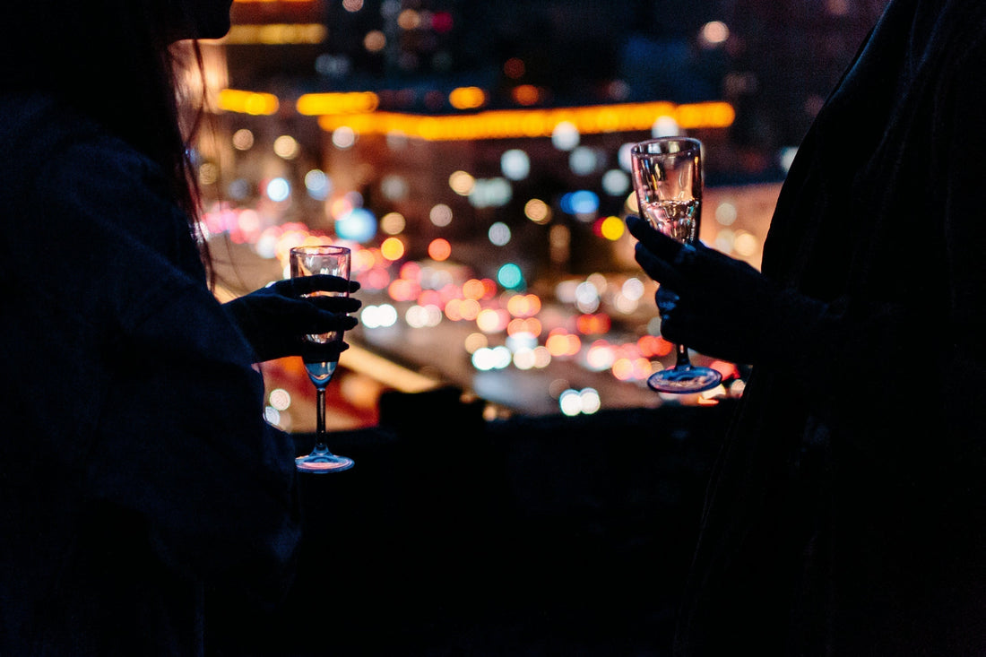 5 Insane Rooftop Bars in Asia That'll Make Your Valentine's Day Iconic 🌆